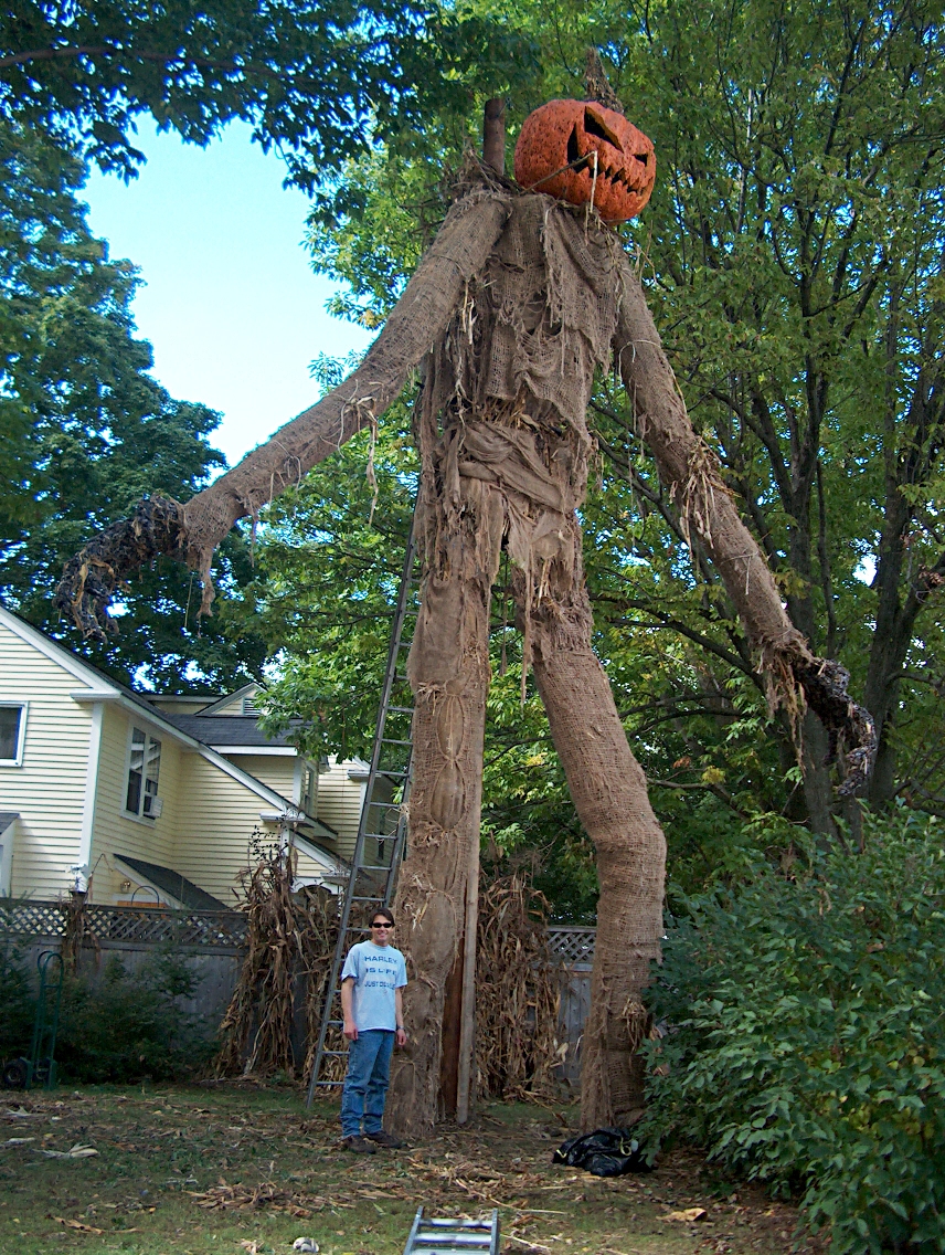 big outdoor halloween decorations