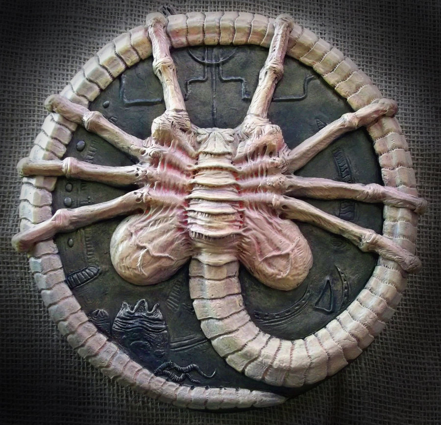 alien_face_hugger_sculpture_by_mixta110-d5j6uas.jpg