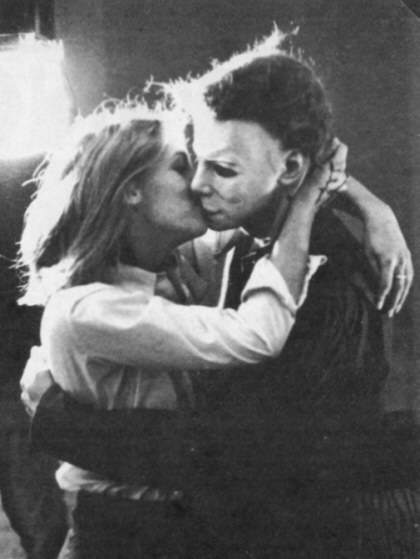 Halloween Behind the Scenes: Jamie Lee Curtis kissing Michael Myers
